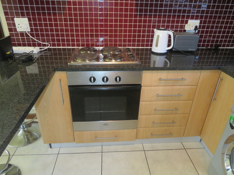 To Let 2 Bedroom Property for Rent in Kenilworth Western Cape